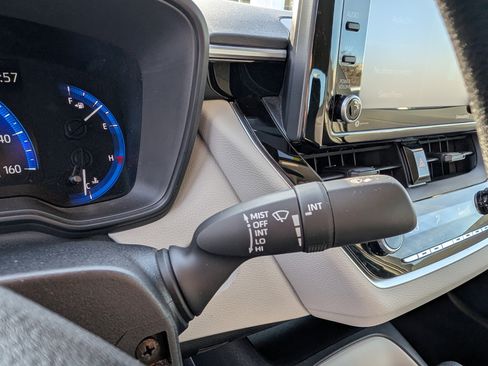 Used 2022 Toyota Corolla LE image 27