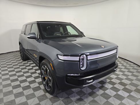 Used 2024 Rivian R1S Adventure AWD/4WD image 7