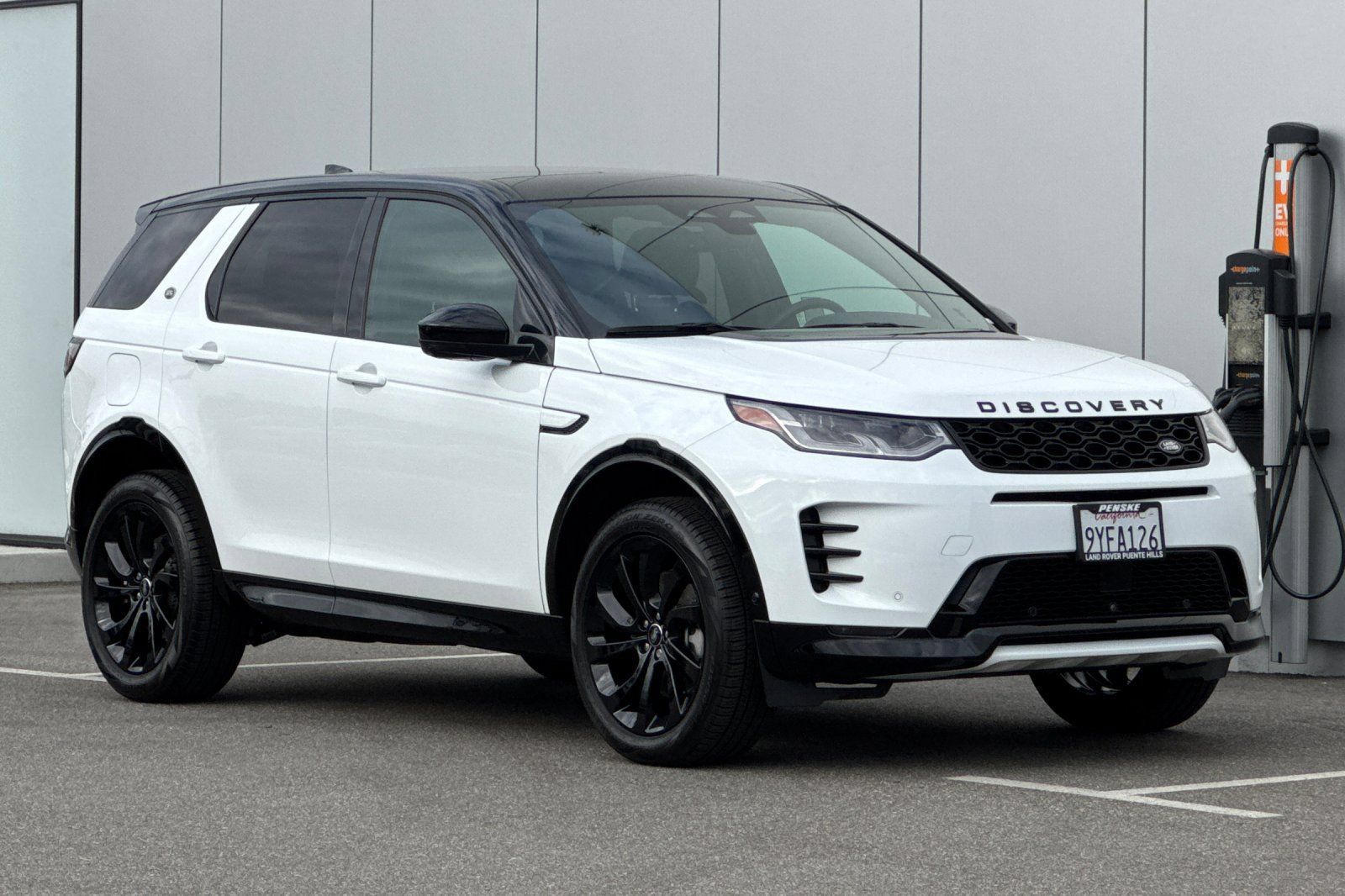 Used 2025 Land Rover Discovery Sport Dynamic SE AWD/4WD image 7