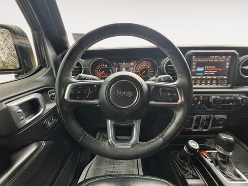 Used 2019 Jeep Wrangler Unlimited Sahara image 12