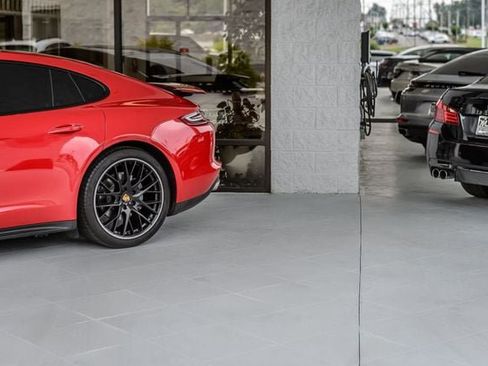 Used 2018 Porsche Panamera 4 image 55