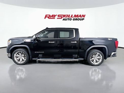 Used 2022 GMC Sierra 1500 SLT w/ SLT Premium Plus Package AWD/4WD image 4