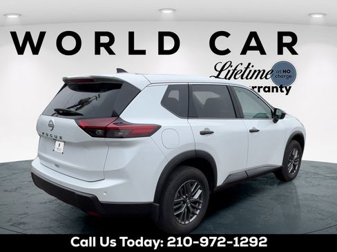 Used 2025 Nissan Rogue S FWD image 5