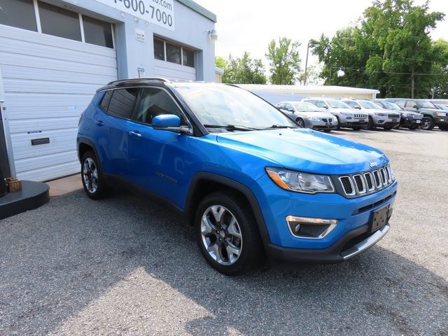 Used 2017 Jeep Compass Limited AWD/4WD image 3