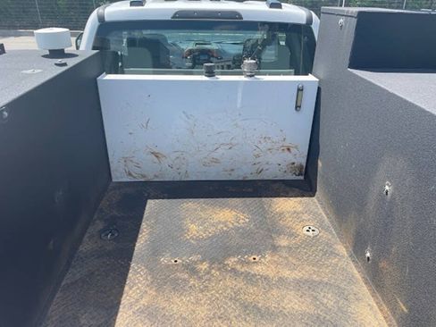 Used 2022 Ford F550 4x4 SuperCab Super Duty image 8