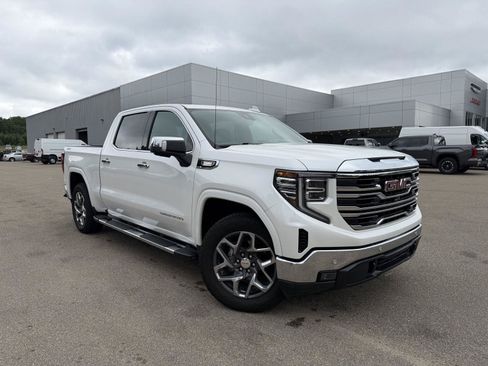 Used 2022 GMC Sierra 1500 SLT w/ SLT Premium Plus Package AWD/4WD image 3
