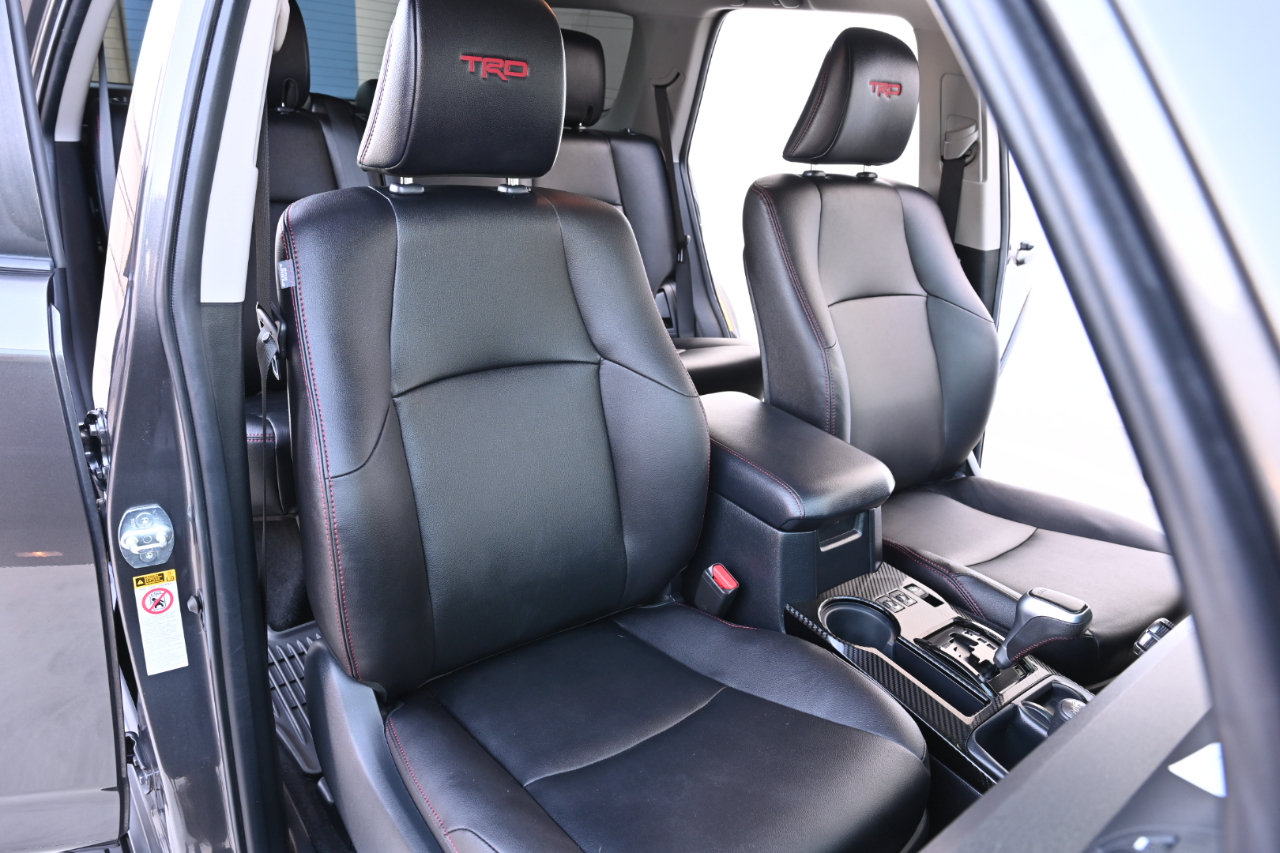 Used 2018 Toyota 4Runner TRD Off-Road Premium AWD/4WD image 17