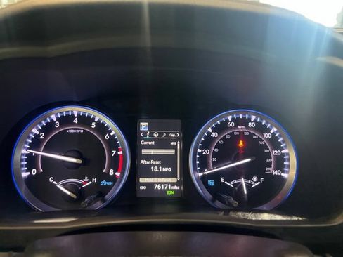 Used 2019 Toyota Highlander XLE AWD/4WD image 18