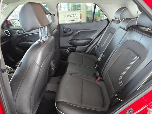 Used 2022 Hyundai Venue Limited FWD image 39