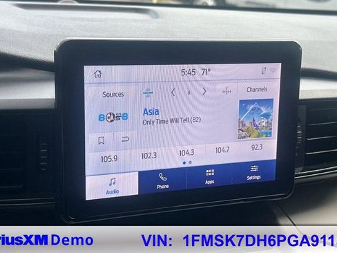 Certified 2023 Ford Explorer XLT image 32