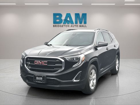 Used 2020 GMC Terrain SLE w/ Driver Convenience Package AWD/4WD image 3