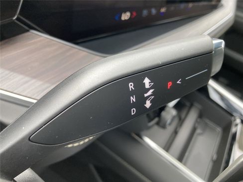 New 2026 Chevrolet Suburban Premier image 10