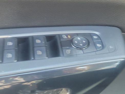 Used 2024 Nissan Pathfinder SV AWD/4WD image 32