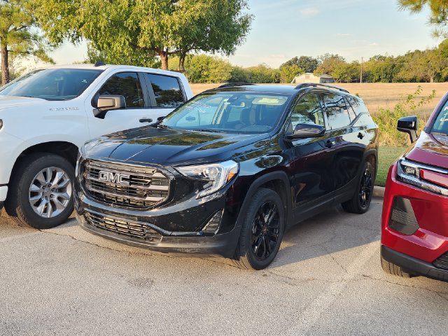 Used 2021 GMC Terrain SLE w/ Driver Convenience Package FWD image 1