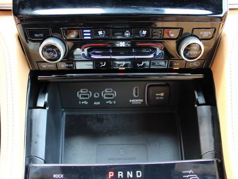 Used 2025 Jeep Grand Cherokee L Summit AWD/4WD image 28