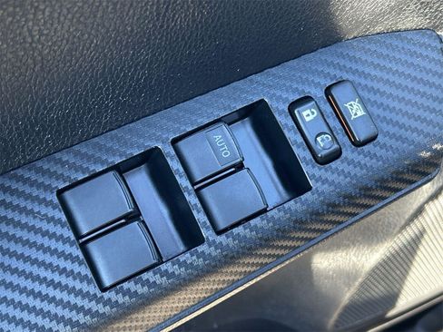 Used 2013 Toyota RAV4 XLE image 18