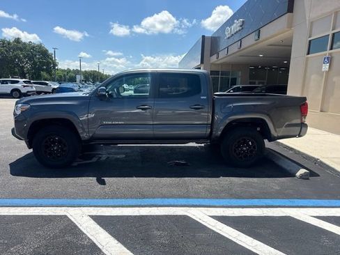 Used 2022 Toyota Tacoma SR5 w/ Technology Package RWD image 4