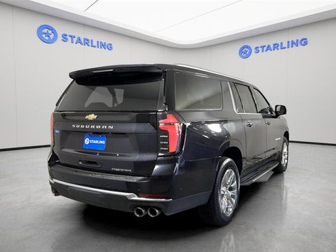 Used 2025 Chevrolet Suburban Premier image 8