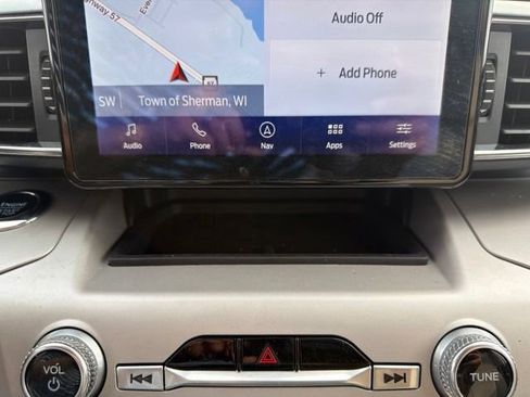 Used 2024 Ford Explorer XLT w/ Equipment Group 202A AWD/4WD image 46