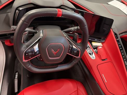Used 2025 Chevrolet Corvette Stingray Premium Conv w/ Z51 Performance Package image 10