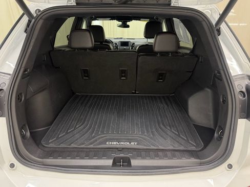 Certified 2022 Chevrolet Equinox RS FWD image 16