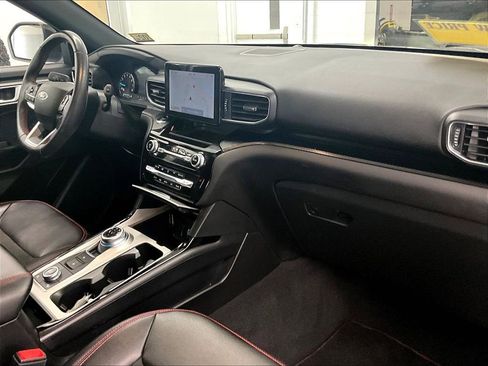 Used 2023 Ford Explorer ST-Line w/ Class IV Trailer Tow Package image 14