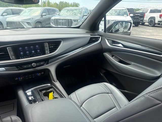 Certified 2023 Buick Enclave Essence w/ Experience Buick Package AWD/4WD image 27