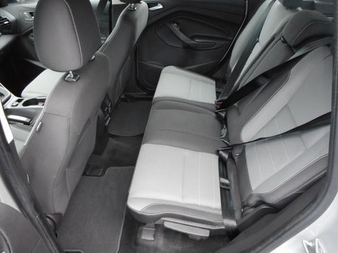 Used 2016 Ford C-MAX SE image 17