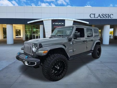 Used 2023 Jeep Wrangler Unlimited Sahara w/ Cold Weather Group AWD/4WD image 3