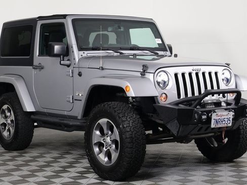 Used 2016 Jeep Wrangler Sahara w/ Connectivity Group AWD/4WD image 3