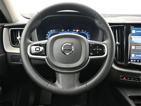 Used 2025 Volvo XC60 B5 Plus image 25