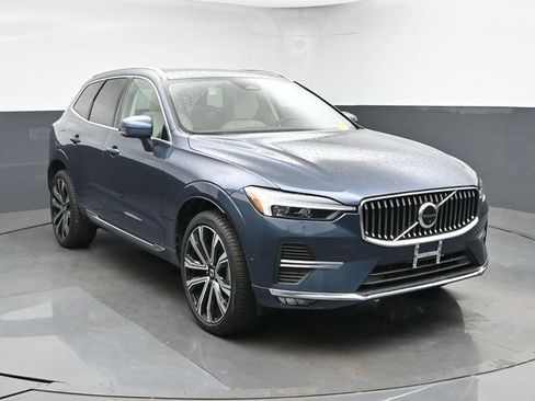 Used 2023 Volvo XC60 B5 Ultimate w/ Climate Package AWD/4WD image 2