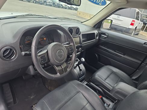 Used 2015 Jeep Patriot High Altitude AWD/4WD image 16