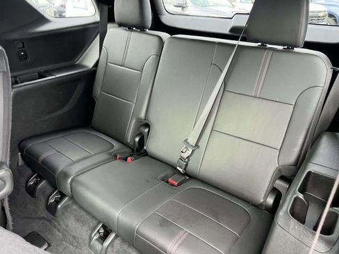 Certified 2023 Chevrolet Traverse RS image 8