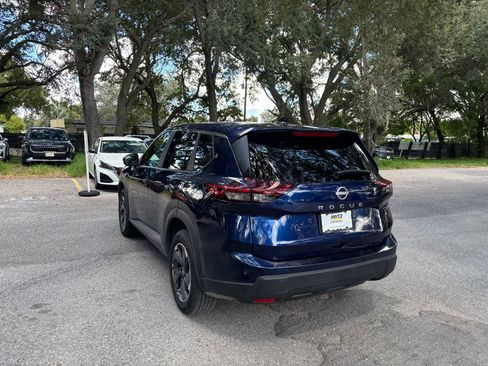 Used 2025 Nissan Rogue SV FWD image 16