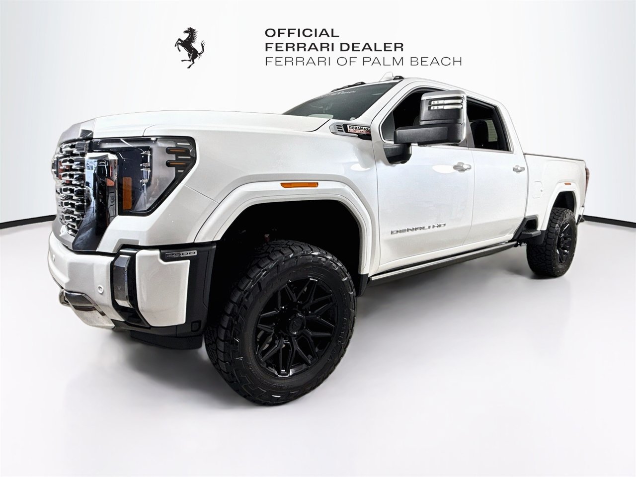 Used 2024 GMC Sierra 2500 Denali w/ Denali Reserve Package AWD/4WD image 3