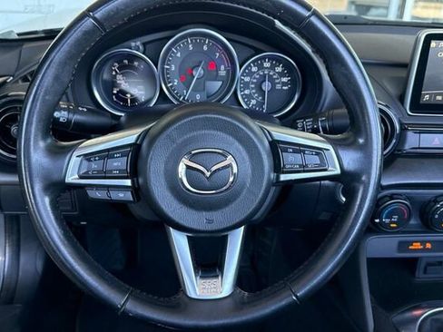 Used 2016 MAZDA MX-5 Miata Club RWD image 14