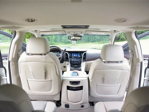 Used 2015 Cadillac Escalade Premium AWD/4WD image 95