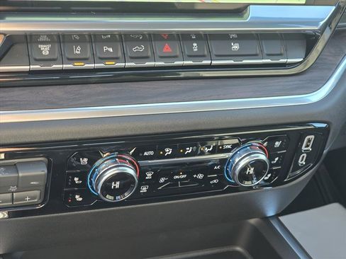 New 2026 GMC Sierra 2500 SLT w/ SLT Convenience Package image 16