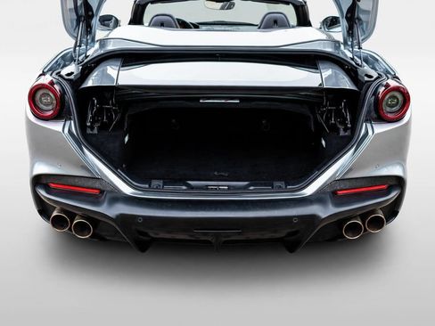 Certified 2022 Ferrari Portofino M RWD image 22