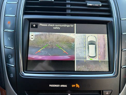 Used 2017 Lincoln MKX Reserve w/ Luxury Package image 29