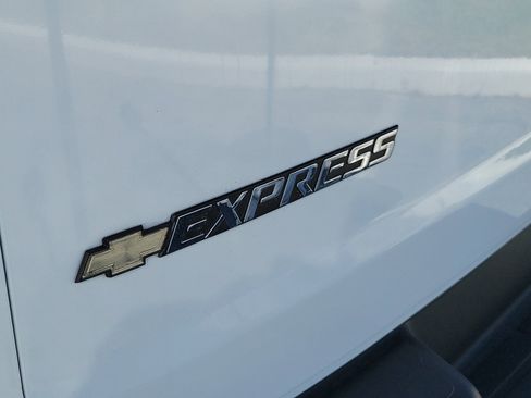 Used 2024 Chevrolet Express 2500 w/ Driver Convenience Package image 10