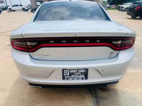 Used 2022 Dodge Charger SXT w/ Leather Interior Group RWD image 4