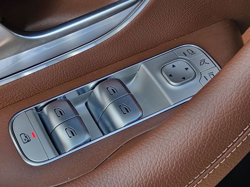 New 2026 Mercedes-Benz GLS 450 4MATIC image 23