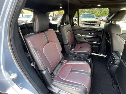 Used 2025 Honda Pilot Black Edition image 48