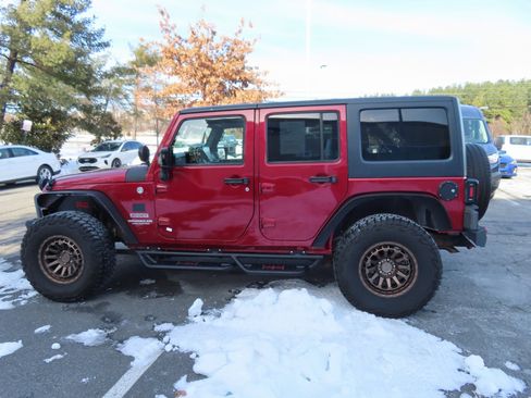 Used 2011 Jeep Wrangler Unlimited Sport image 8