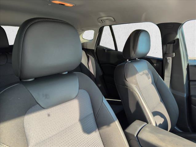 Used 2024 Chevrolet Trax LT w/ Driver Confidence Package FWD image 26