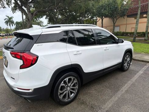 Used 2018 GMC Terrain SLT w/ Preferred Package FWD image 3