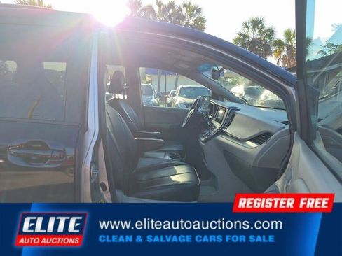 Used 2015 Toyota Sienna LE FWD image 9