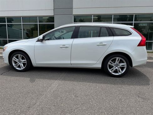 Used 2015 Volvo V60 T5 Premier FWD image 7